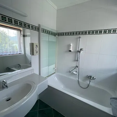 Seehotel Ressmann 4* دروبولاخ ام فاكر
