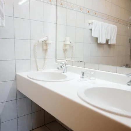 Seehotel Ressmann دروبولاخ ام فاكر