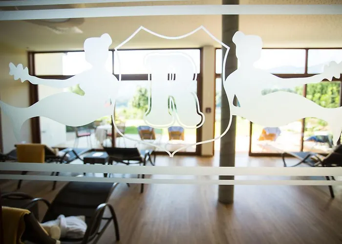 ホテル Seehotel Ressmann ドロボラッハ・アム・ファーカーゼー