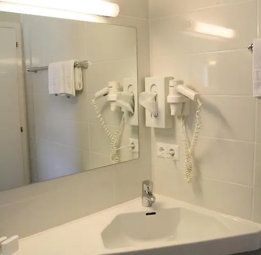 ホテル Seehotel Ressmann ドロボラッハ・アム・ファーカーゼー